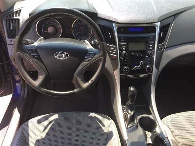 2012 Hyundai Sonata SE 4dr Sedan 6A